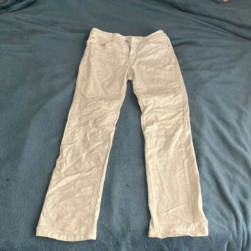 Pair of White “Jones New York” Jeans in a Size 4.